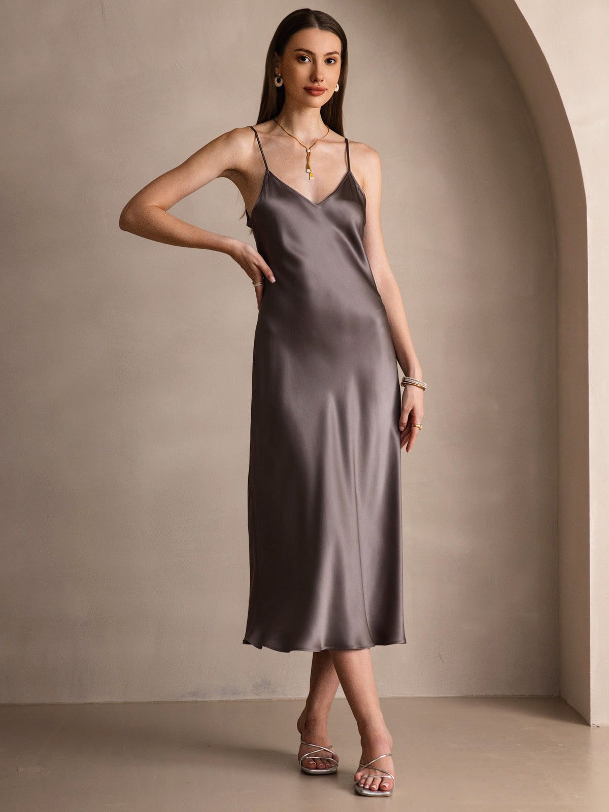 Vestido Largo de Seda Pura con Tirantes Finos