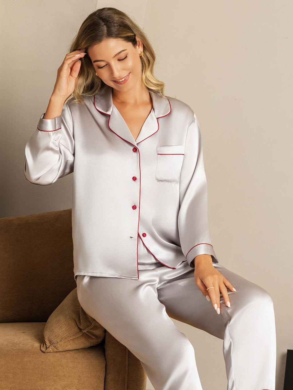 Pijama de Mujer de Seda Pura con Manga Larga y Cuello de Solapas