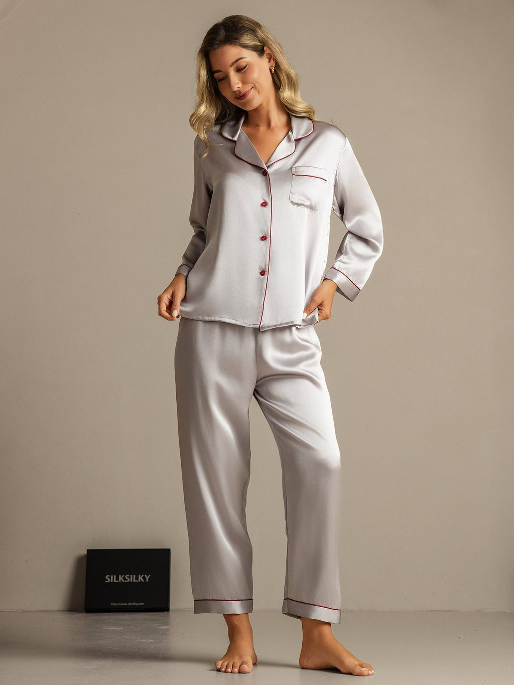 Pijama de Mujer de Seda Pura con Manga Larga y Cuello de Solapas