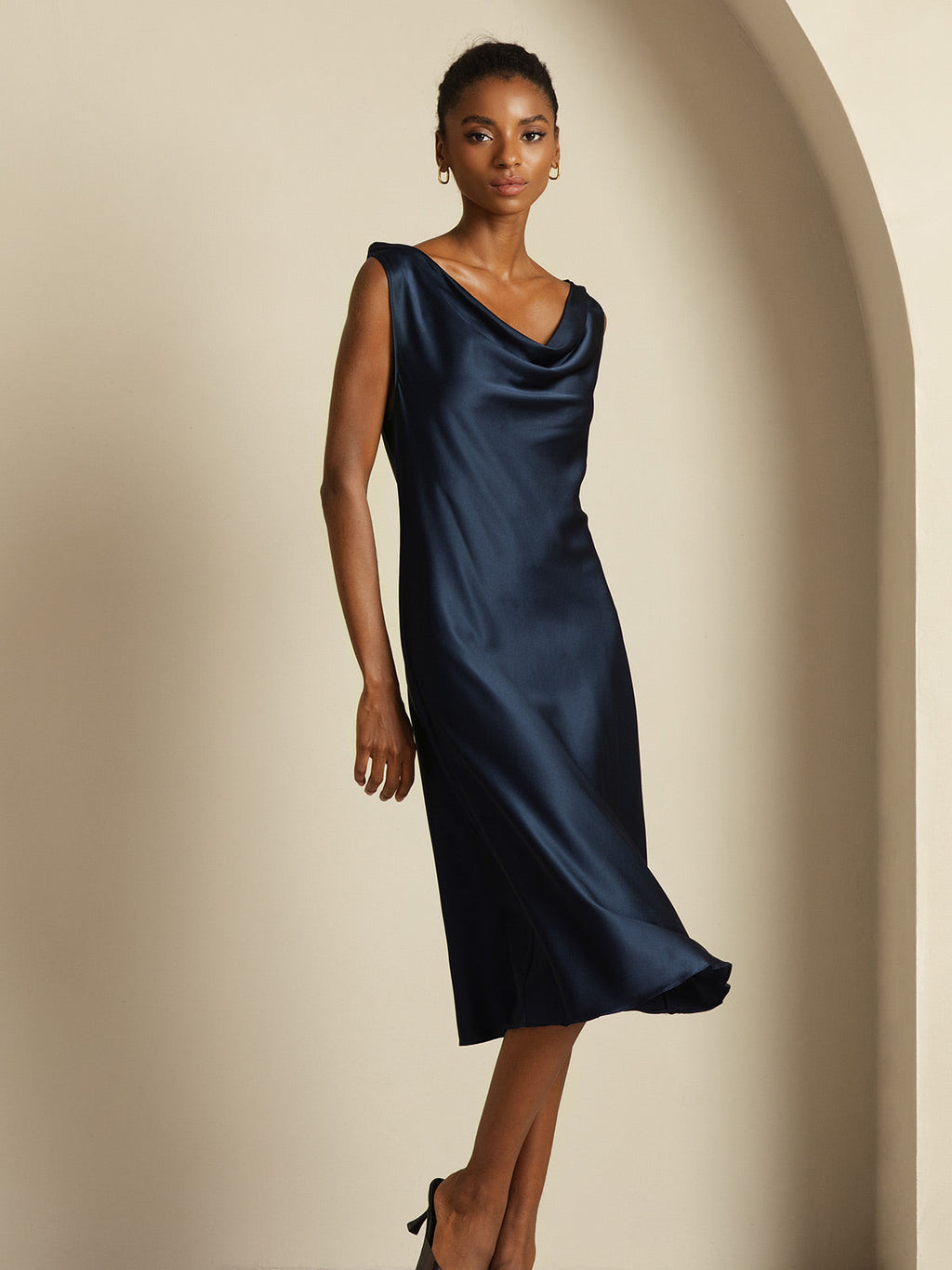 19Momme Vestido sin mangas de seda elegante con escote drapeado