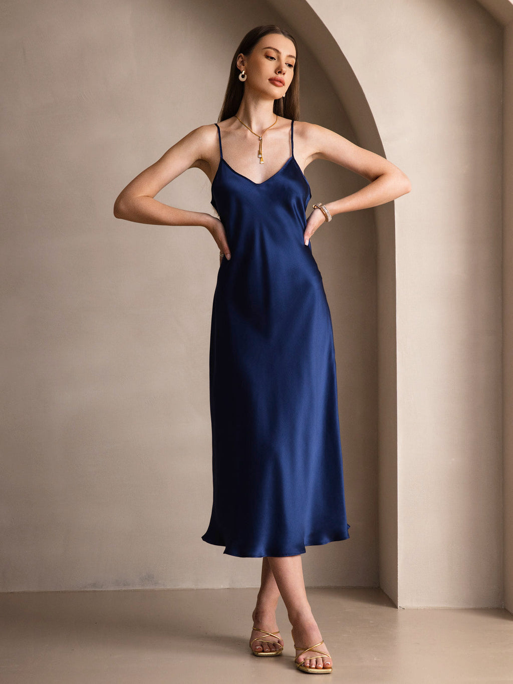 Vestido Largo de Seda Pura con Tirantes Finos