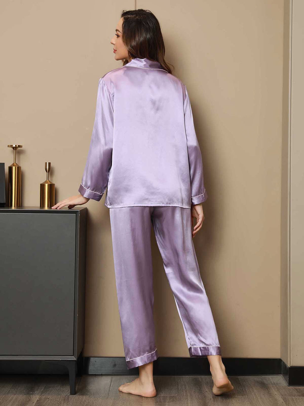 Pijama de Mujer de Seda Pura con Manga Larga y Cuello de Solapas