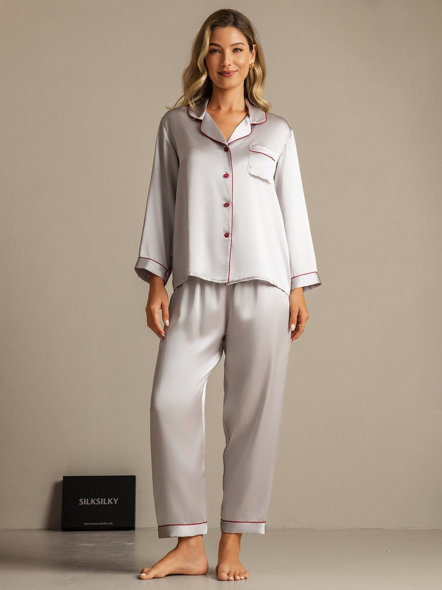 Pijama de Mujer de Seda Pura con Manga Larga y Cuello de Solapas
