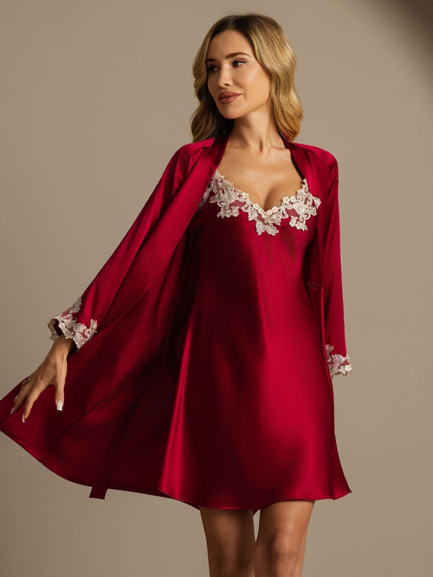 Elegante Conjunto De Camisón Y Bata De Pura Seda 2 Piezas