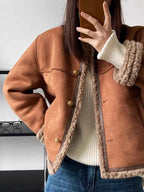 Chaqueta corta de piel sintética