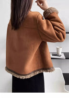 Chaqueta corta de piel sintética