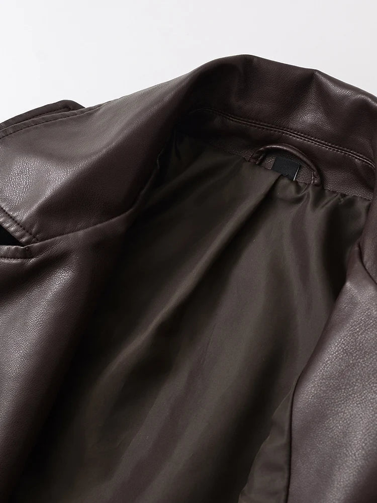 Chaqueta motera vintage de cuero con cinturón