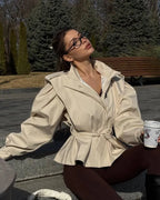 Chaqueta trench corta