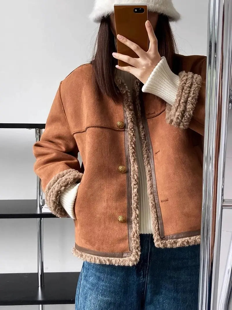 Chaqueta corta de piel sintética