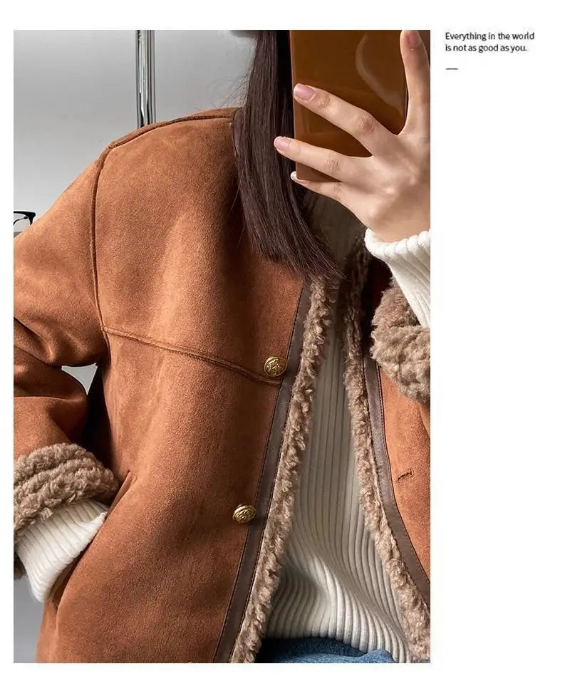 Chaqueta corta de piel sintética