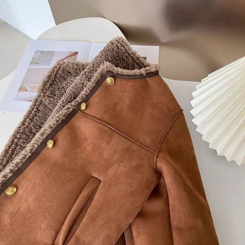Chaqueta corta de piel sintética