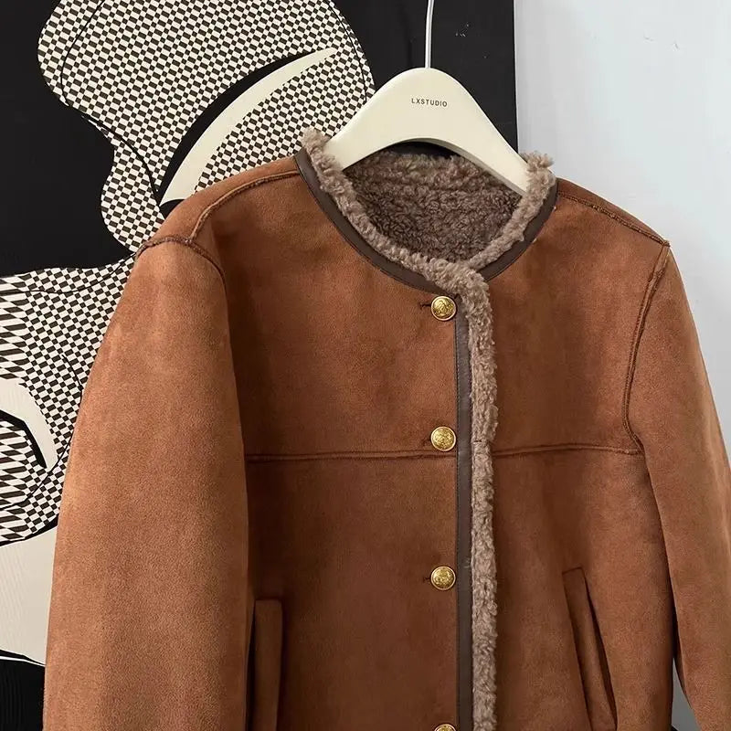 Chaqueta corta de piel sintética