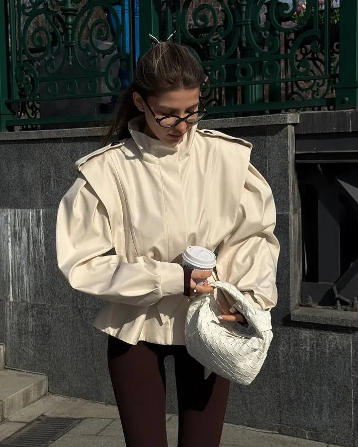 Chaqueta trench corta