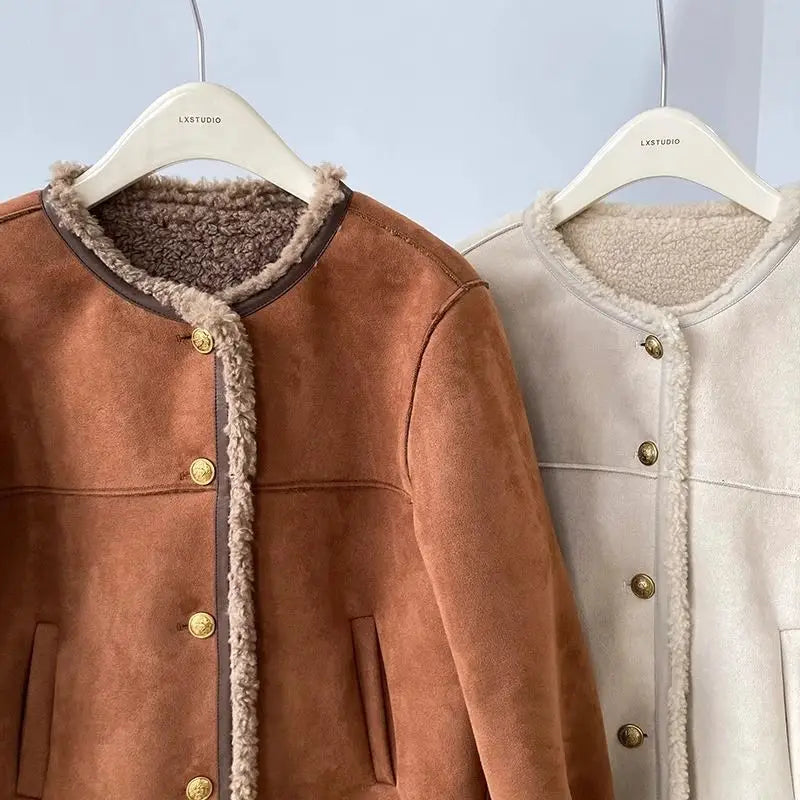 Chaqueta corta de piel sintética
