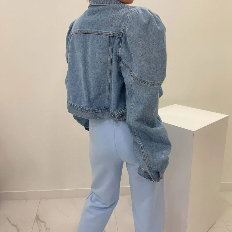 Chaqueta vaquera vintage con mangas abullonadas