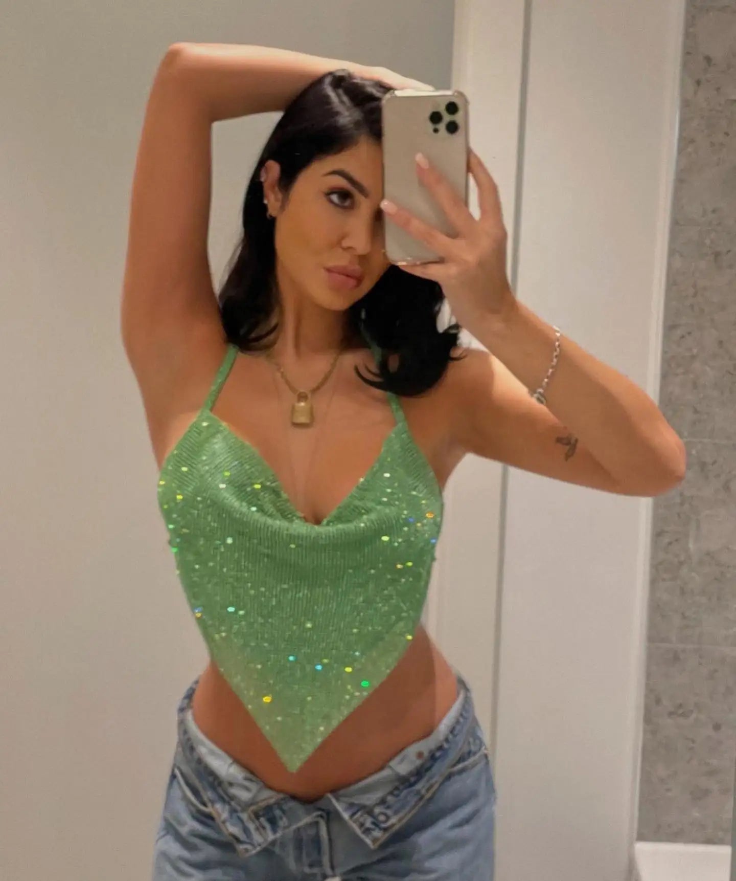 Carla - Top corto sin espalda con cuello en V