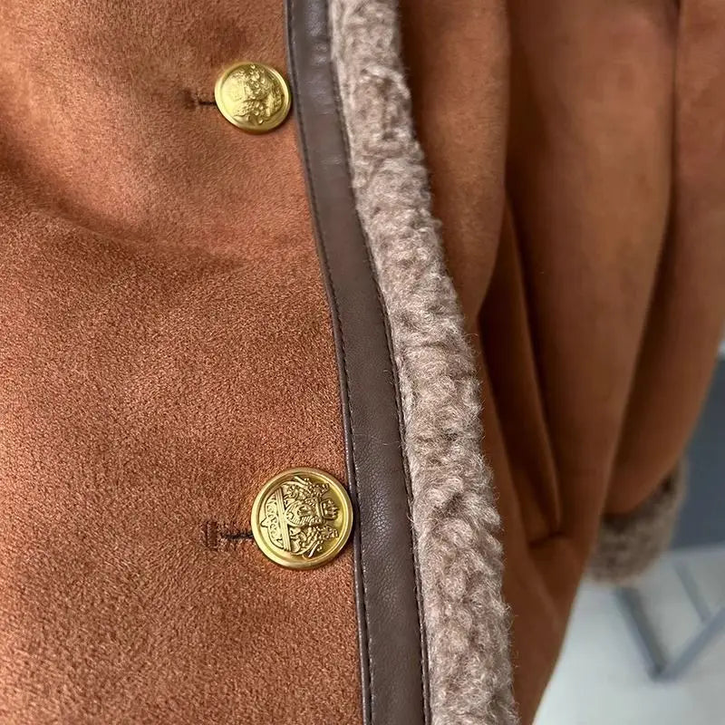Chaqueta corta de piel sintética