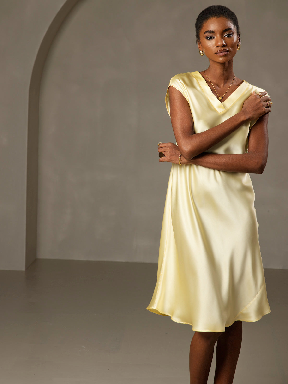 Pura Seda Elegante Cap Sleeve Vestido