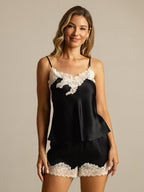 Conjunto De Seda Pura Con Tirantes Finos Y Escote En V Con Detalles De Encaje
